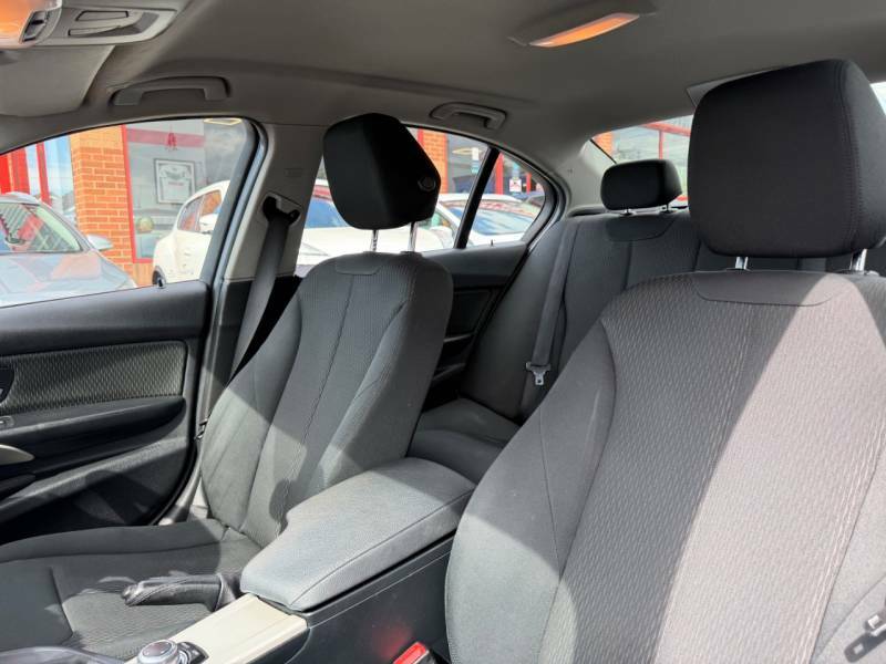 BMW 3 Series 318D Se - 2015 65 SJ65JCE Silver #4
