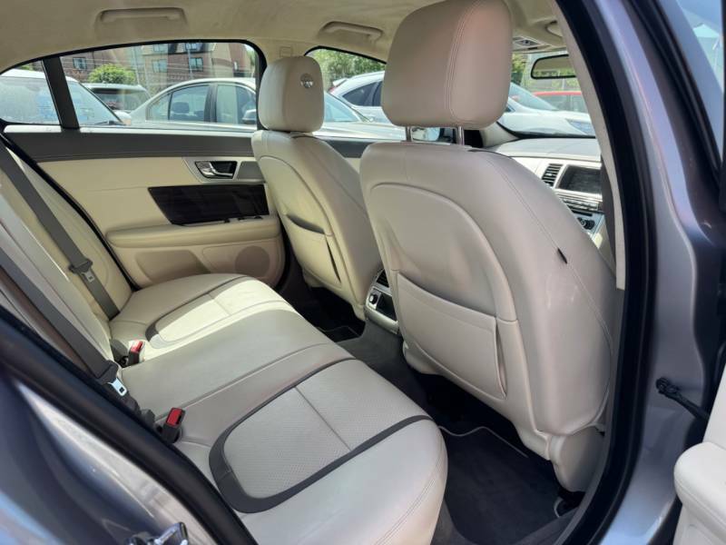 Jaguar XF 3.0D V6 Portfolio Start Stop -1 Owner Grey #6