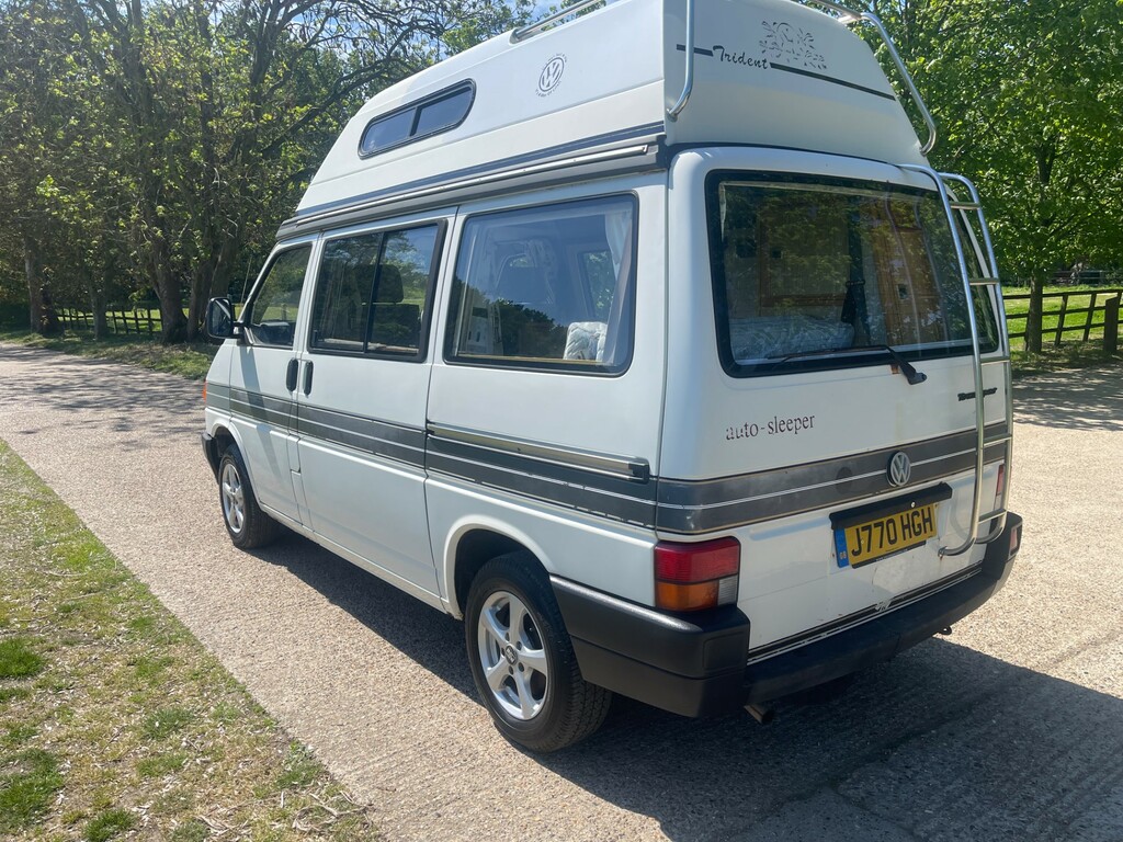 Volkswagen Transporter -- J770HGH #3