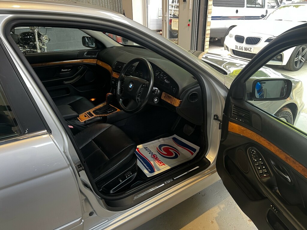 BMW 5 Series Se LC51FHO #6