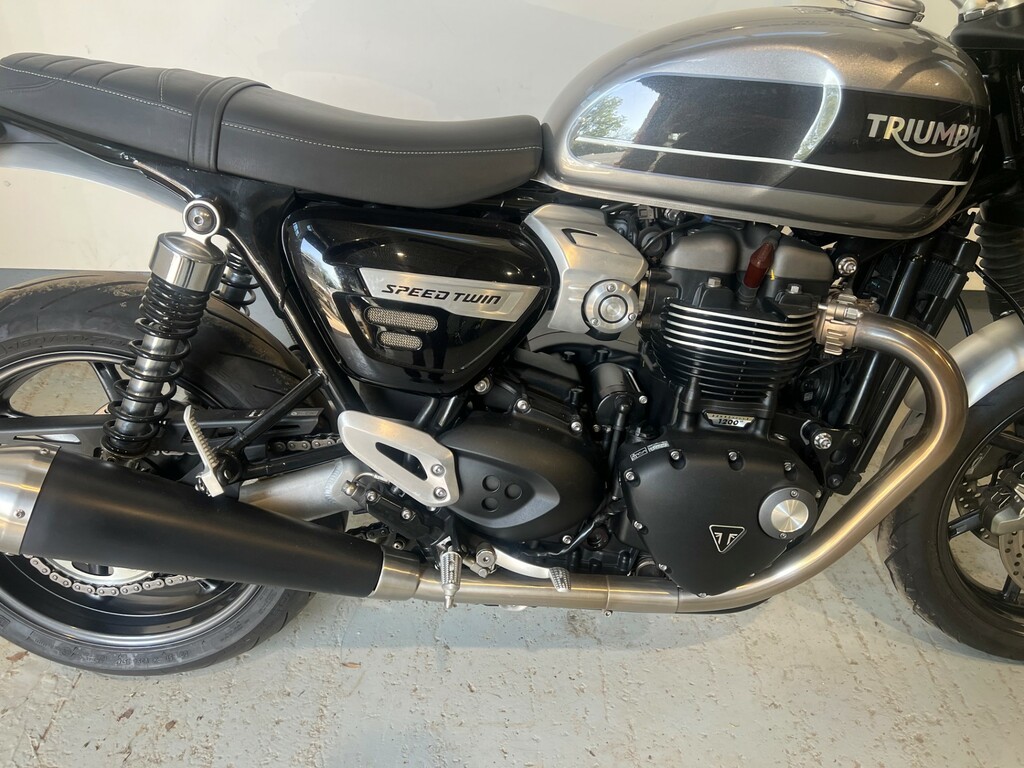 Triumph  Petrol Black #2