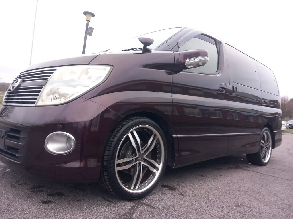 Nissan Elgrand 3.5 Only 39000 Miles Purple