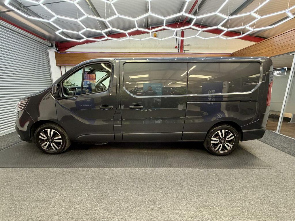 Renault Trafic Sport FL23XJG Grey #2