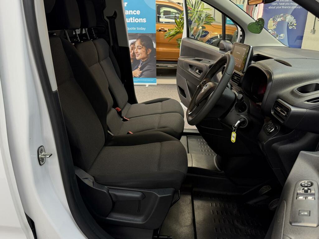 Vauxhall Combo 1.5 Turbo D 2300 Pro Panel Van 6Dr L  White #2