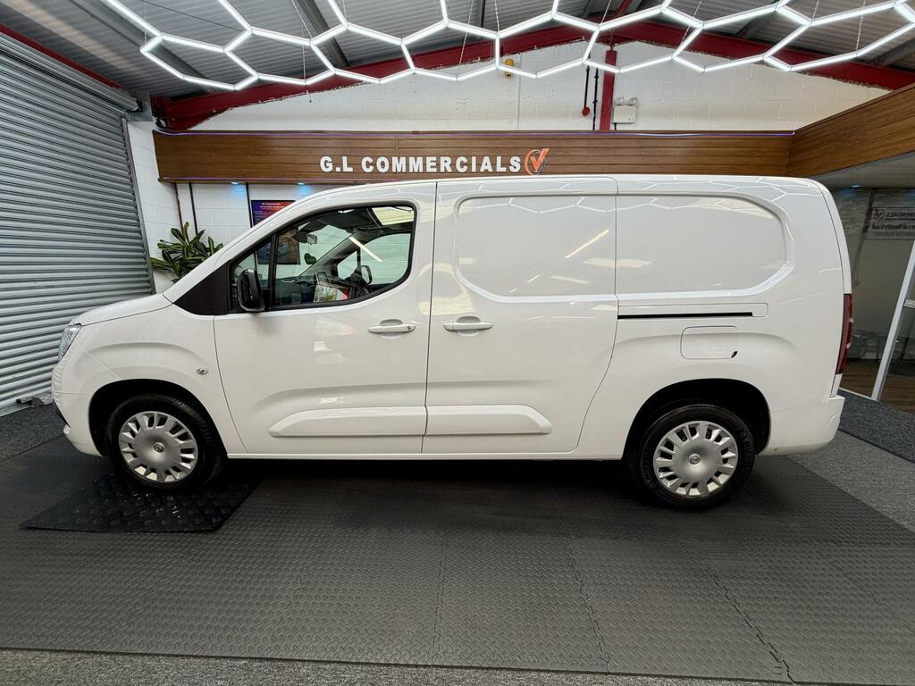 Vauxhall Combo 1.5 Turbo D 2300 Pro Panel Van 6Dr L White