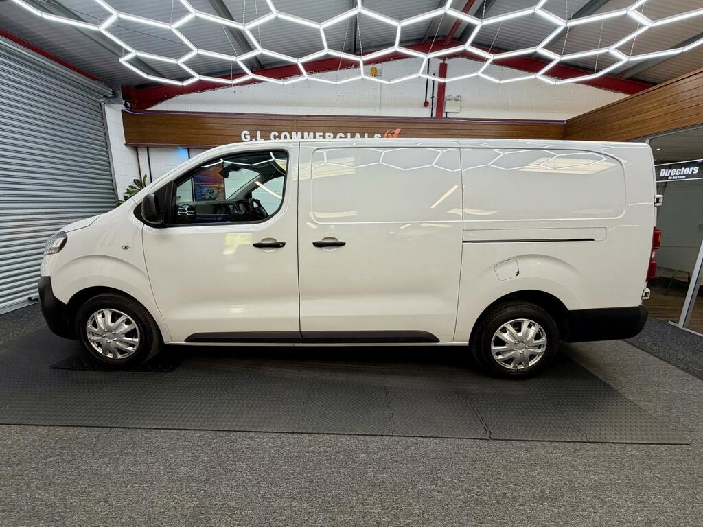 Vauxhall Vivaro 1.5 Turbo D 2900 Dynamic Panel Van 6Dr Manu White