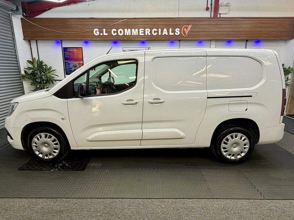 Vauxhall Combo 1.5 Turbo D 2300 Pro Panel Van 6Dr L White