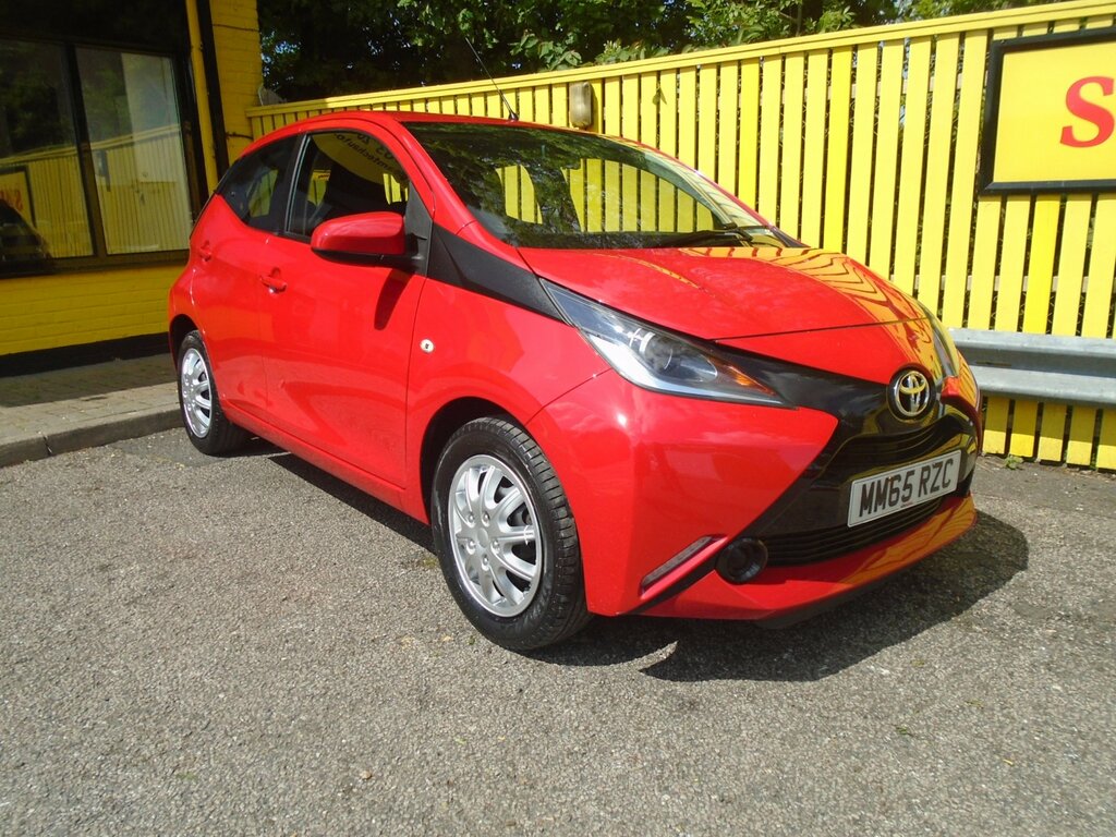 Toyota Aygo 1.0 Vvt-i X-play Hatchback Euro Red