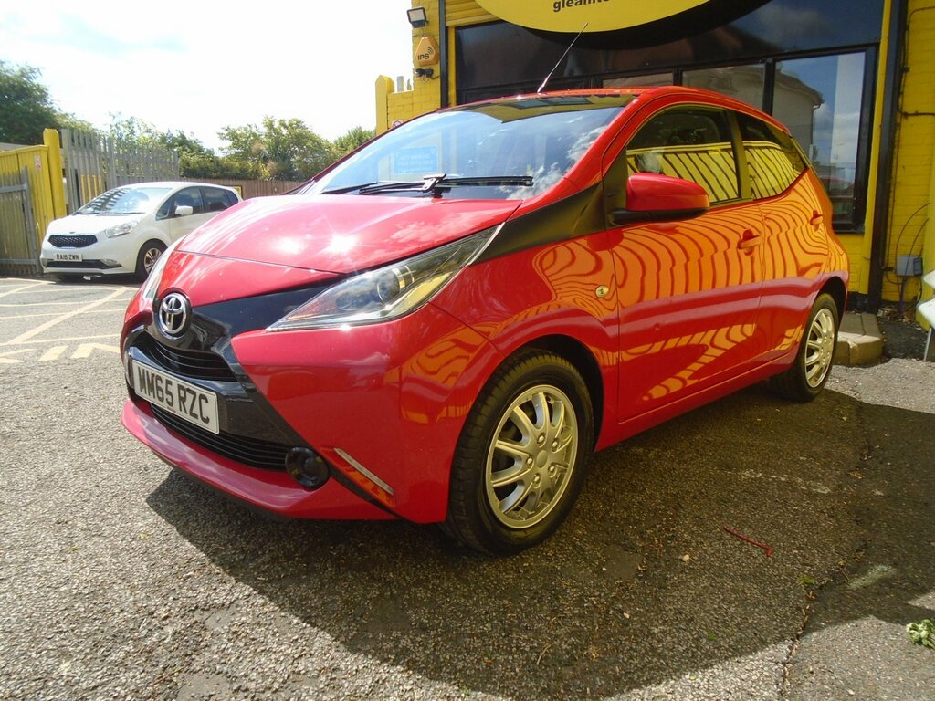 Toyota Aygo 1.0 Vvt-i X-play Hatchback Euro MM65RZC Red #3