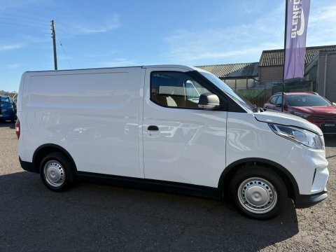Maxus eDeliver 3 3 Base P White #3