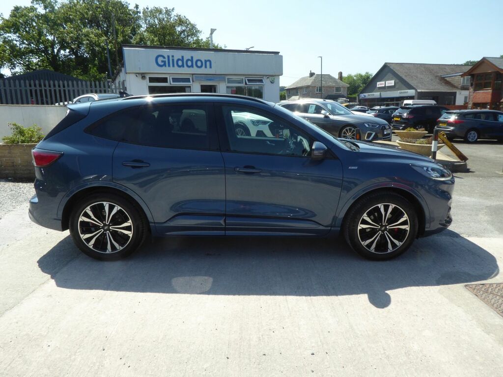 Ford Kuga 1.5 Ecoblue St-line X Navigation 120 Ps 2Wd 1 Owne Blue