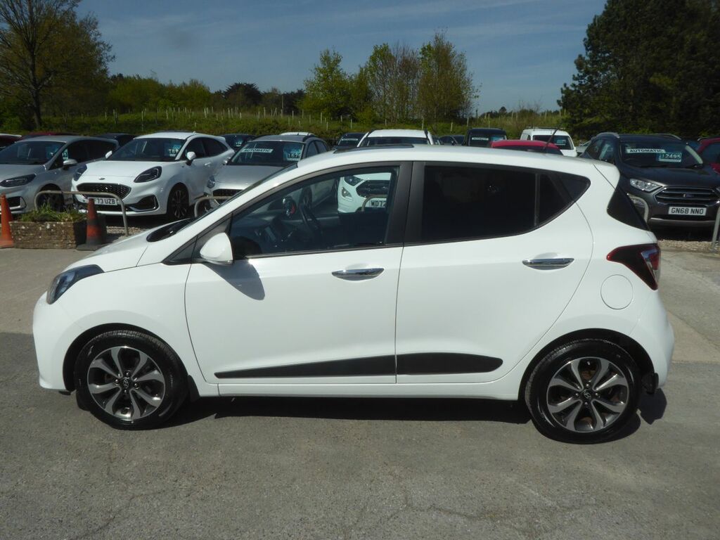 Hyundai I10 1.2 Premium Se Navigation 87 Ps 2 Owners From New WJ68ZZV White #5