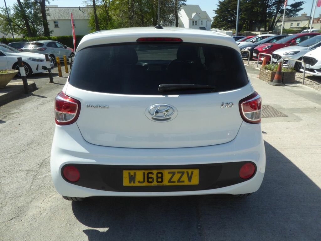 Hyundai I10 1.2 Premium Se Navigation 87 Ps 2 Owners From New WJ68ZZV White #3