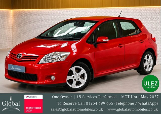 Toyota Auris 1.6 V-matic Tr Hatchback Red