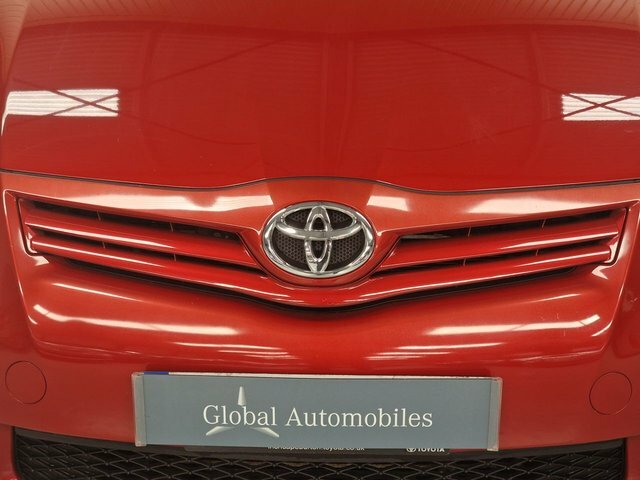 Toyota Auris 1.6 V-matic Tr Hatchback Red #6