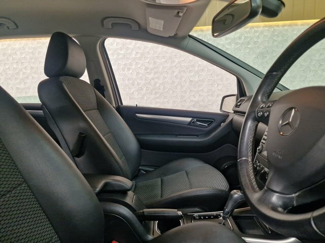 Mercedes-Benz A Class 1.5 A160 Avantgarde Se Cvt Black #35