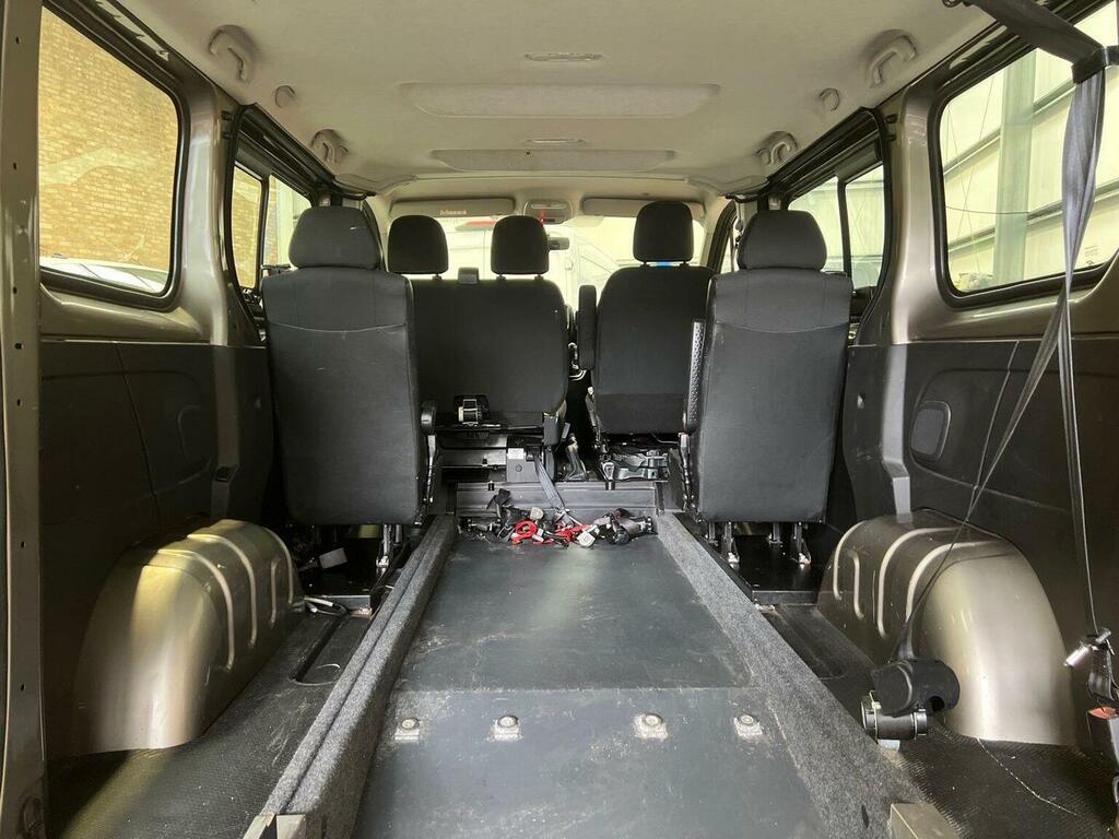 Renault Trafic Minibus Renault Trafic 1.6 Dci Swb 5 Seat 201 OU19BXS Beige #3
