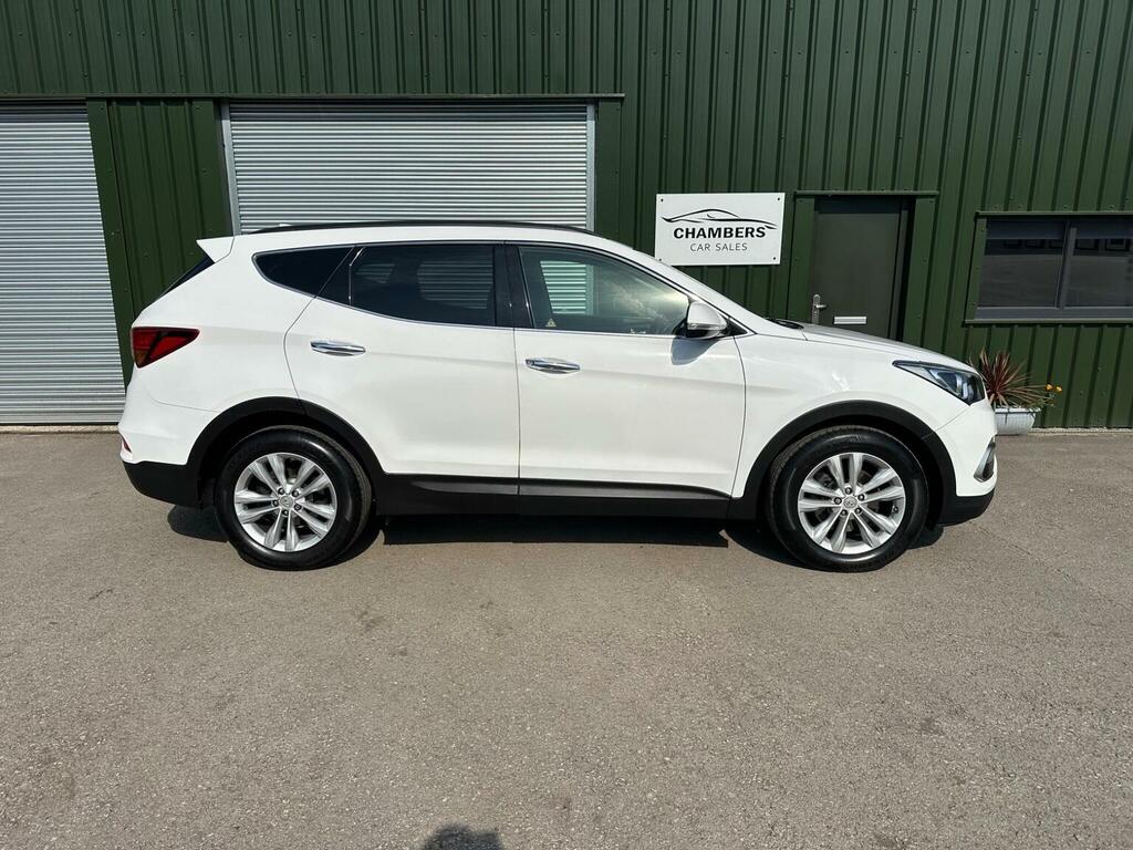 Hyundai Santa Fe Suv 2.2 Crdi Blue Drive Premium 4Wd Euro 6 S HW66FUT White #2