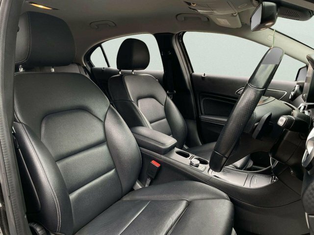 Mercedes-Benz A Class 2017 2.1 A200d Sport Premium 7G-dct Euro 6 Ss YD17WXL Black #4