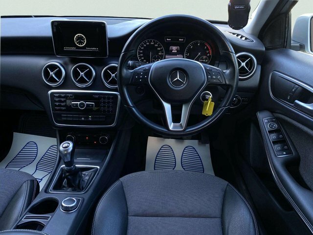 Mercedes-Benz A Class 2015 1.5 A180 Cdi Eco Se Euro 5 Ss CP64LYA Silver #3