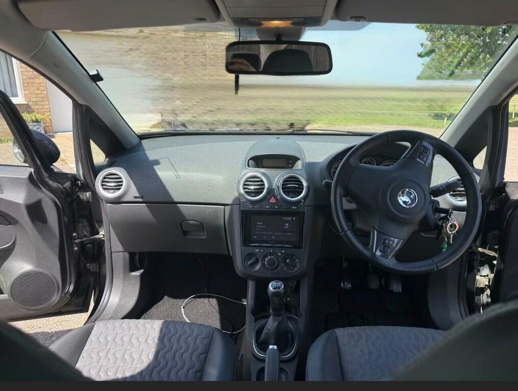 Vauxhall Corsa 1.2I Ecoflex 16V Se Euro 5 Ss DU62XER Black #5
