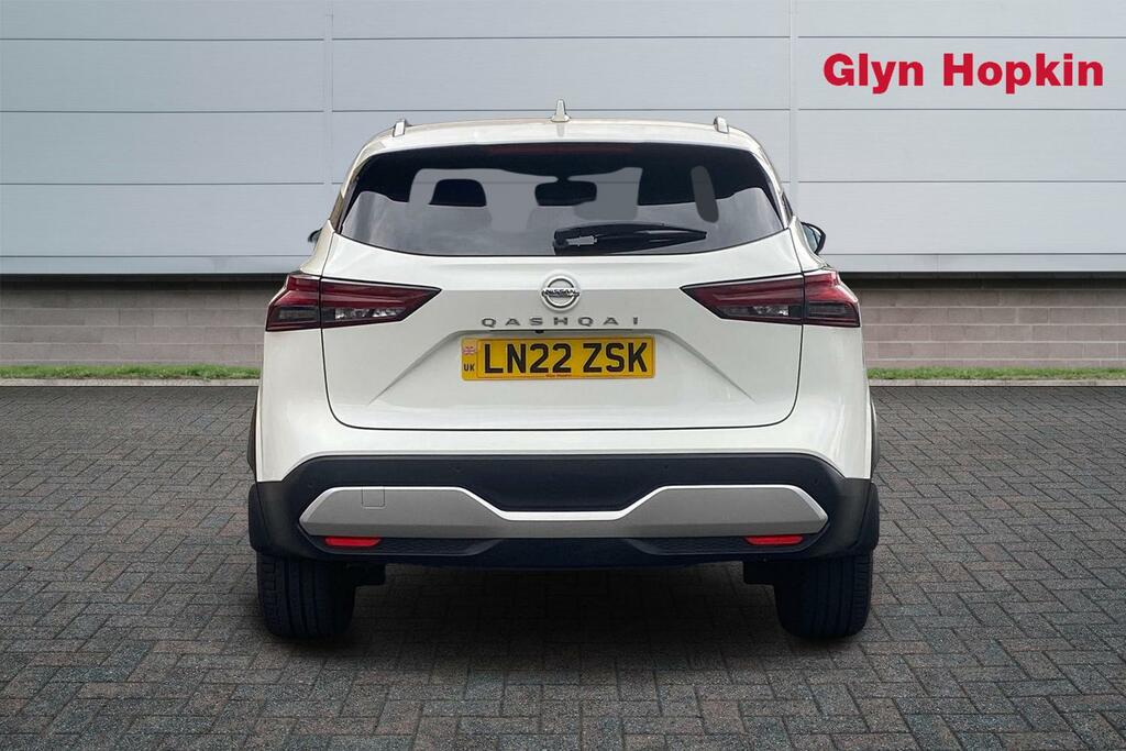 Nissan Qashqai 1.3 Dig-t Mh Tekna LN22ZSK White #4
