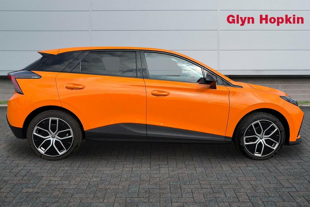 MG MG4 150Kw Trophy Ev Long Range 64Kwh LT75JYW Orange #2