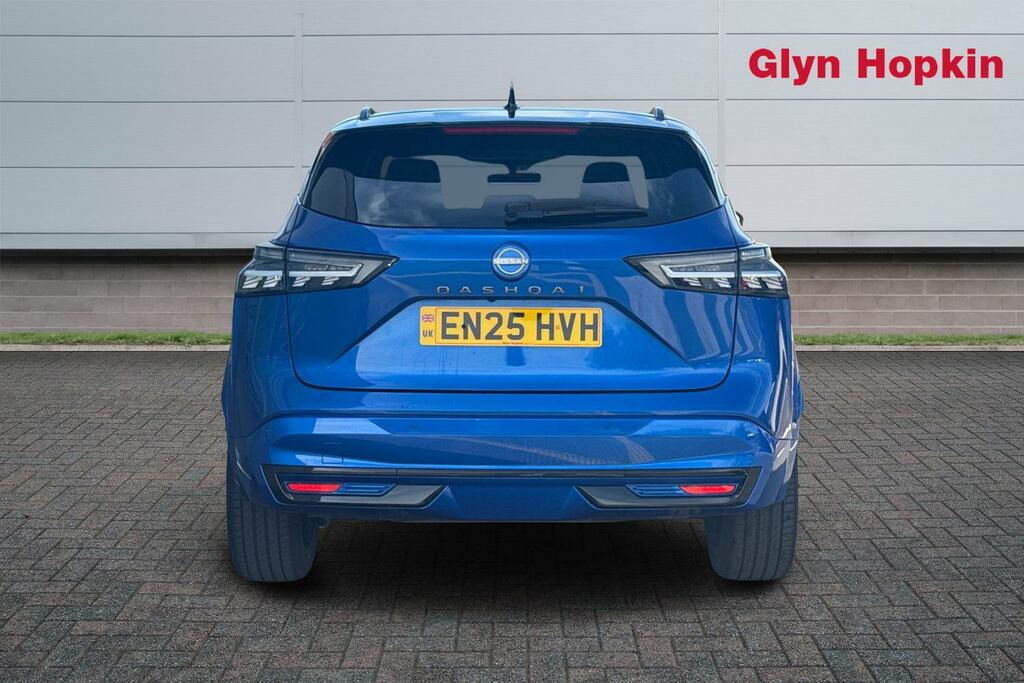 Nissan Qashqai 1.3 Dig-t Mh N-design EN25HVH Black #4