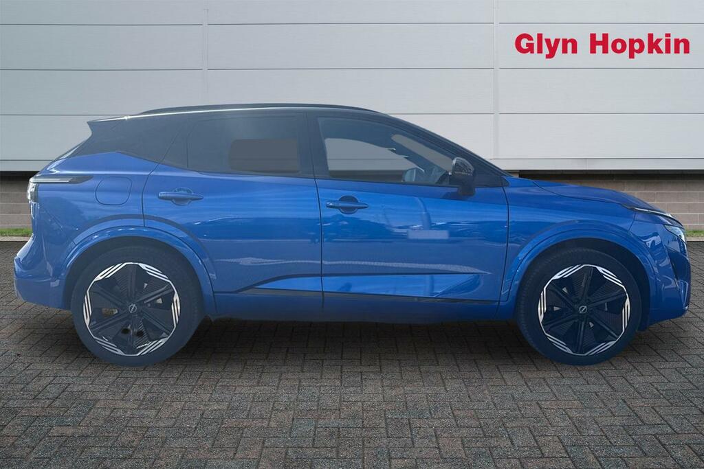 Nissan Qashqai 1.3 Dig-t Mh N-design EN25HVH Black #2