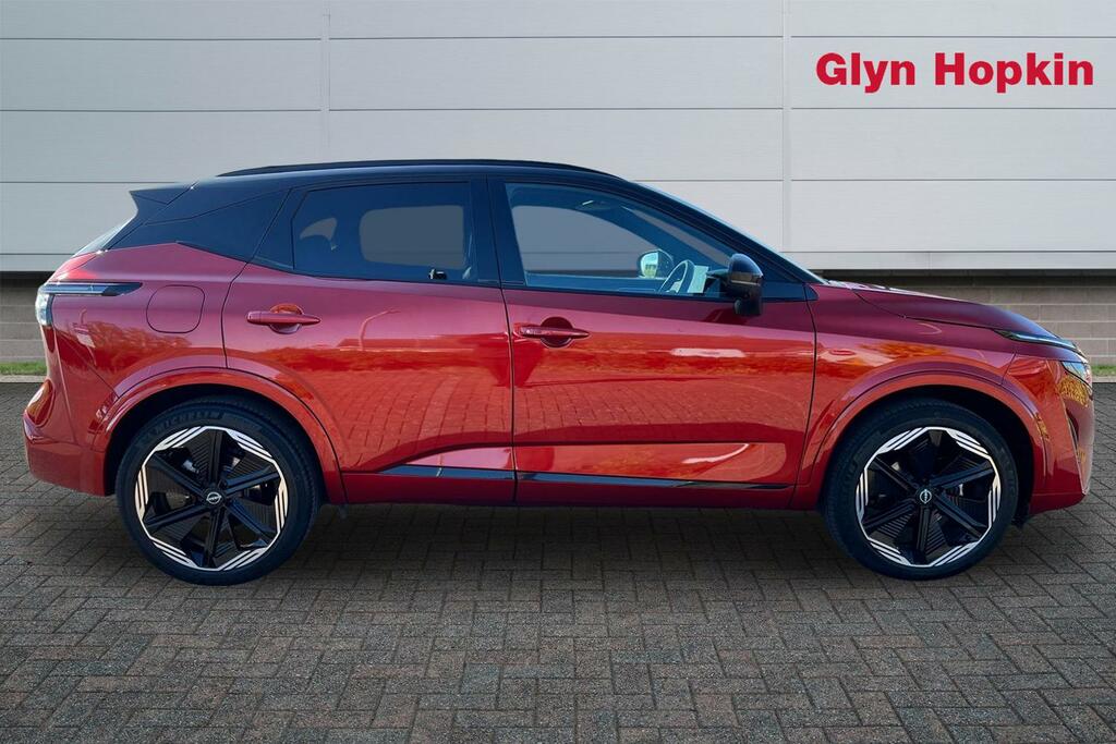 Nissan Qashqai 1.3 Dig-t Mh N-design KJ25TZF Black #2