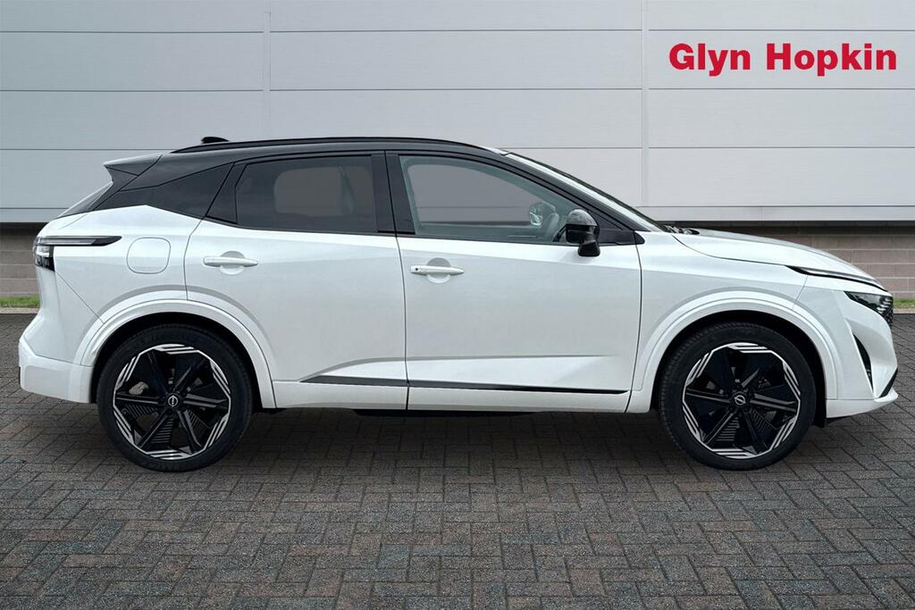 Nissan Qashqai 1.3 Dig-t Mh 158 N-design LP25WSE Black #2
