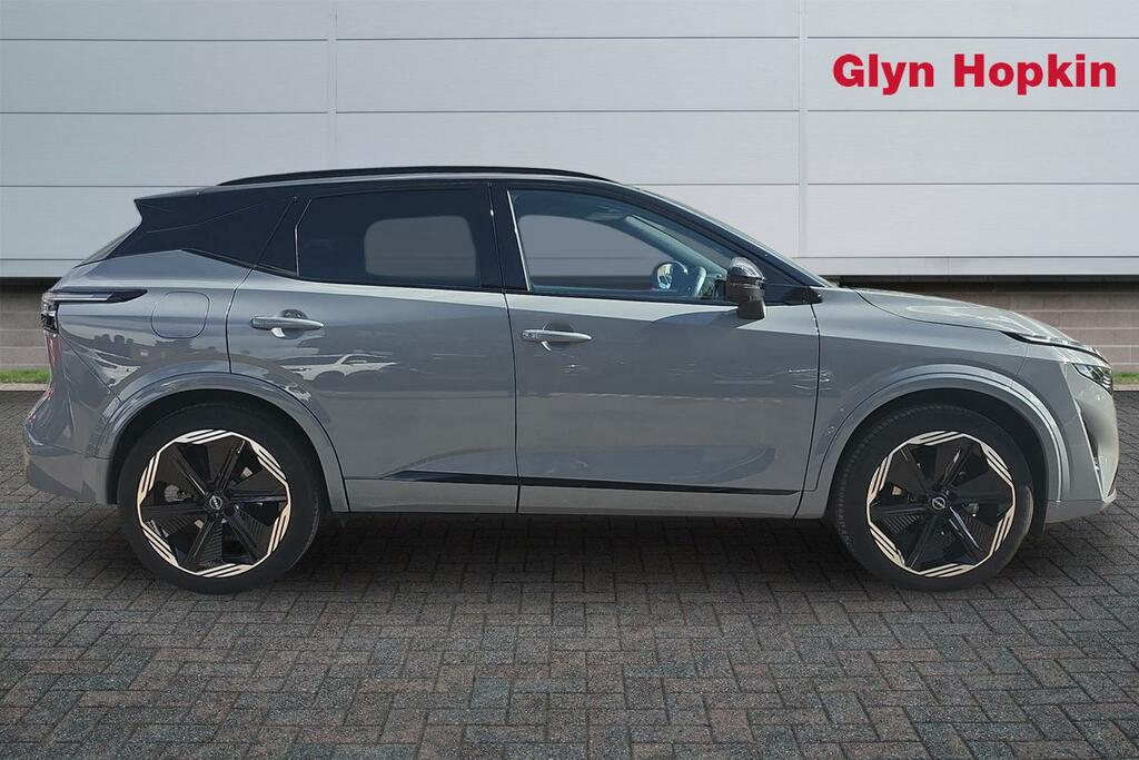 Nissan Qashqai 1.3 Dig-t Mh 158 N-design LP25WSF Black #2