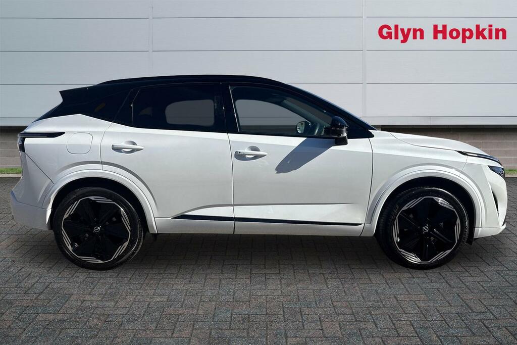 Nissan Qashqai 1.3 Dig-t Mh N-design ET25MDZ Black #2