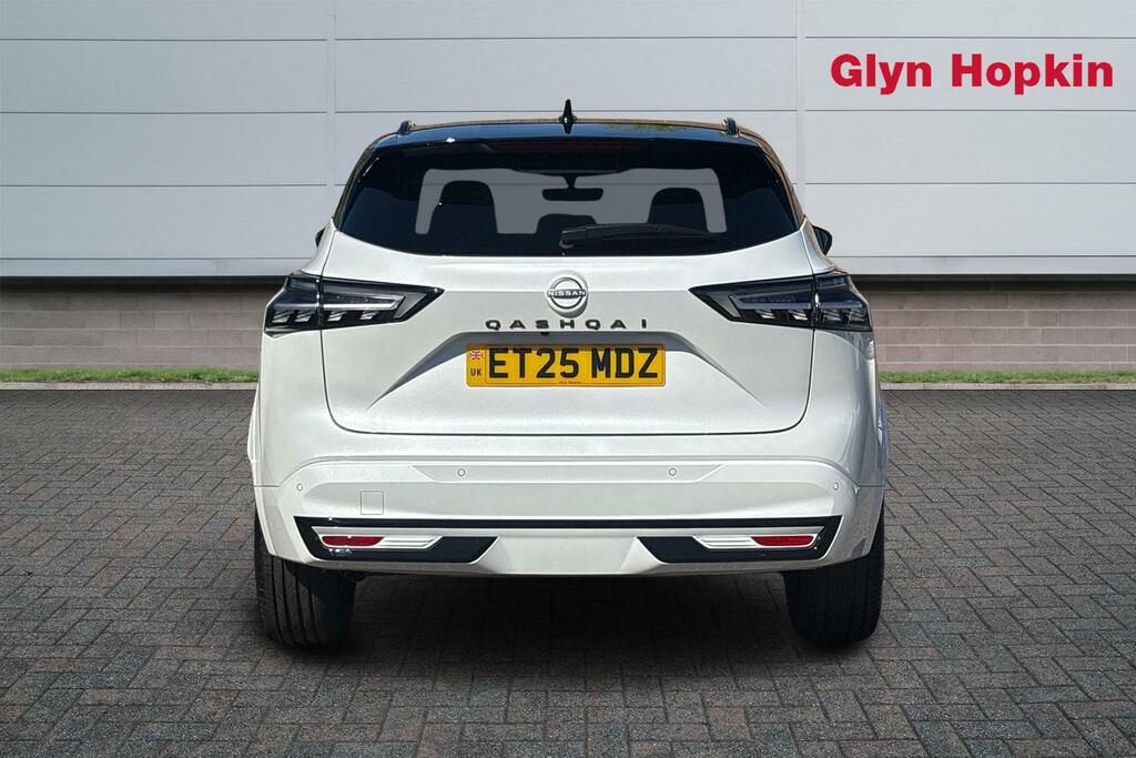 Nissan Qashqai 1.3 Dig-t Mh N-design ET25MDZ Black #4