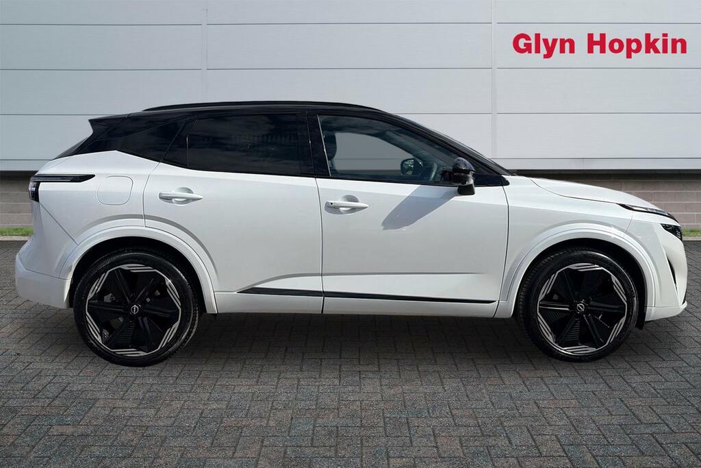 Nissan Qashqai 1.3 Dig-t Mh N-design LP25WRG Black #2