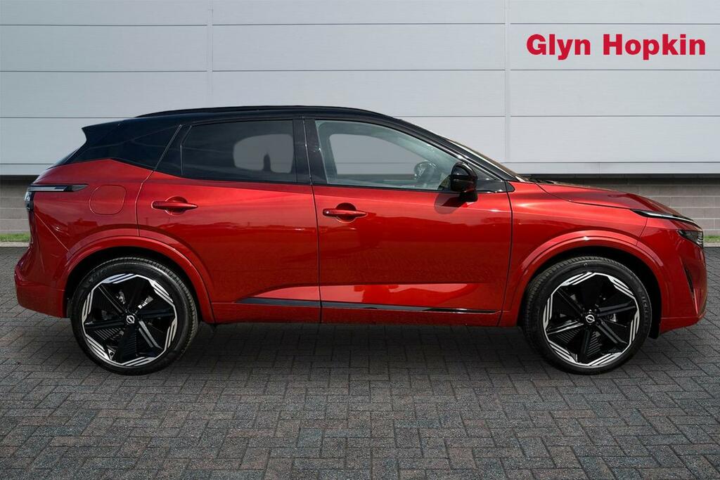 Nissan Qashqai 1.3 Dig-t Mh N-design ET25MDF Black #2