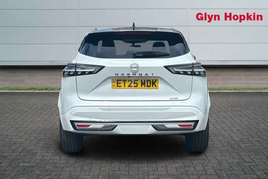 Nissan Qashqai 1.3 Dig-t Mh 158 N-design ET25MDK Black #4