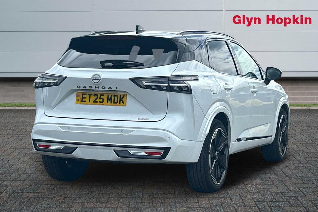 Nissan Qashqai 1.3 Dig-t Mh 158 N-design ET25MDK Black #3