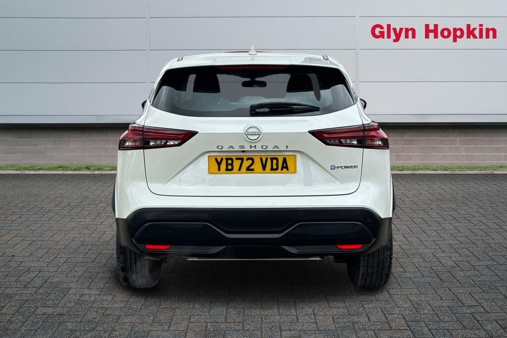 Nissan Qashqai 1.5 E-power Acenta Premium YB72VDA White #4