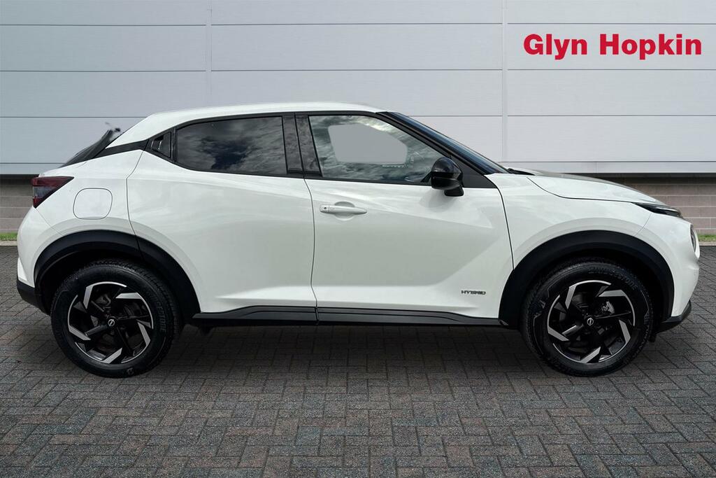 Nissan Juke 1.6 Hybrid N-connecta BG24MRV White #2