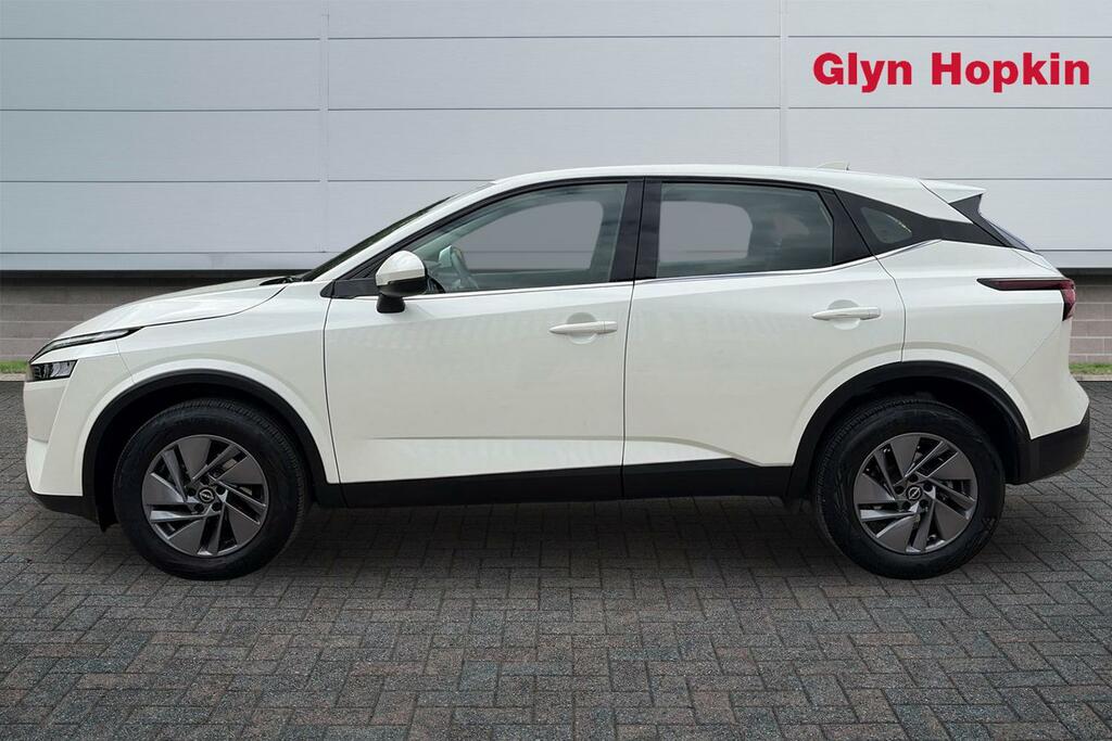 Nissan Qashqai 1.3 Dig-t Mh 158 Acenta Premium Xtronic LN73XBE White #6