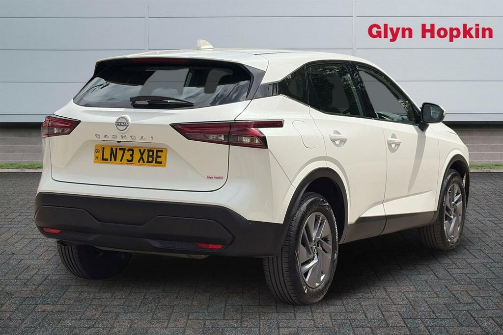 Nissan Qashqai 1.3 Dig-t Mh 158 Acenta Premium Xtronic LN73XBE White #3