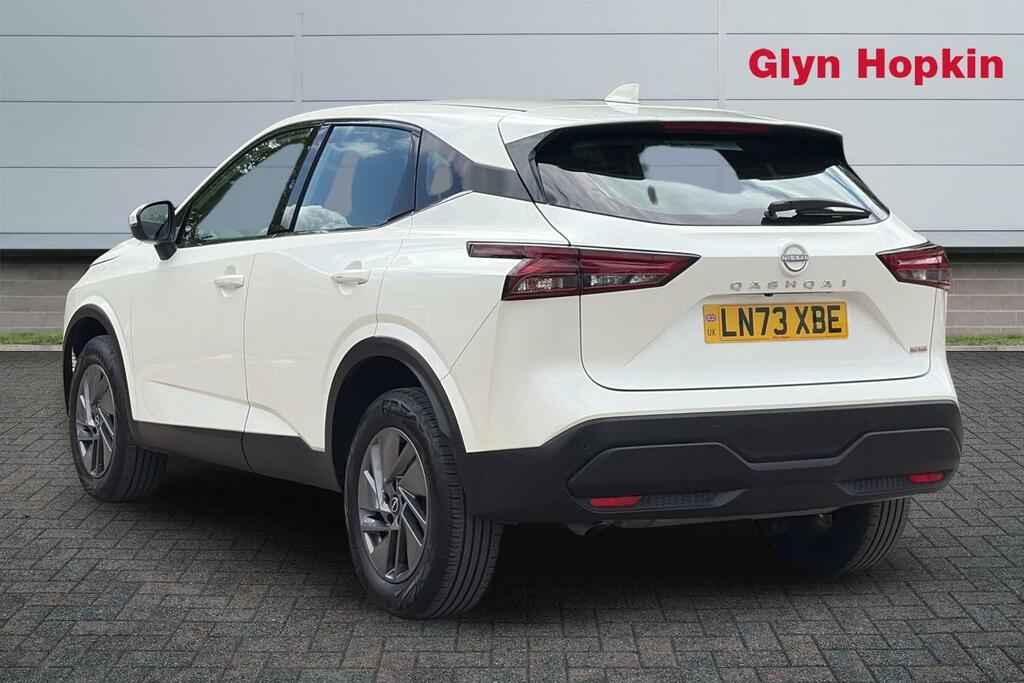 Nissan Qashqai 1.3 Dig-t Mh 158 Acenta Premium Xtronic LN73XBE White #5