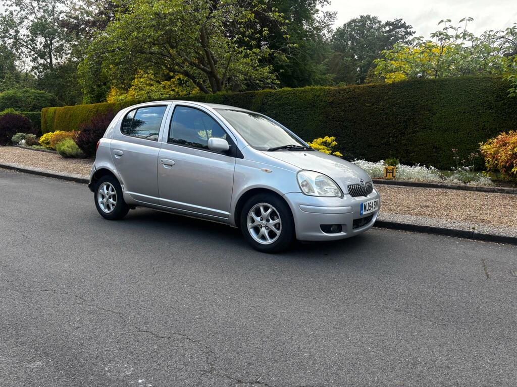 Toyota Yaris 1.3 Vvt-i T Spirit Silver