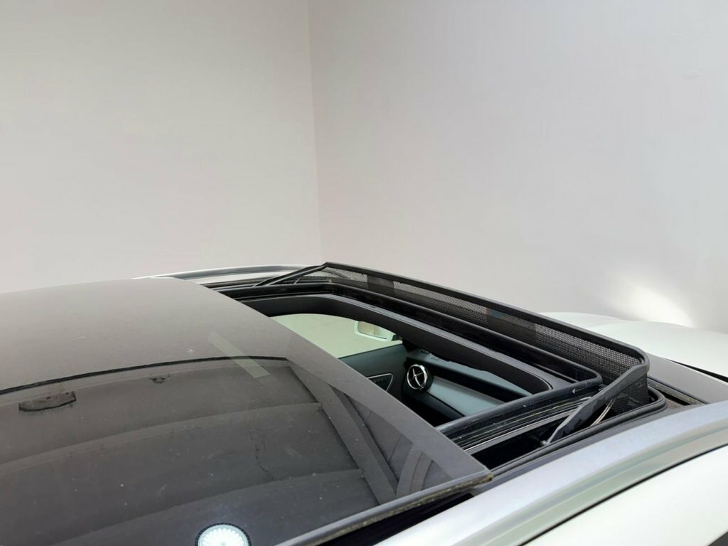 Mercedes-Benz GLA Class 2.1L Amg Line MT67TTV White #5