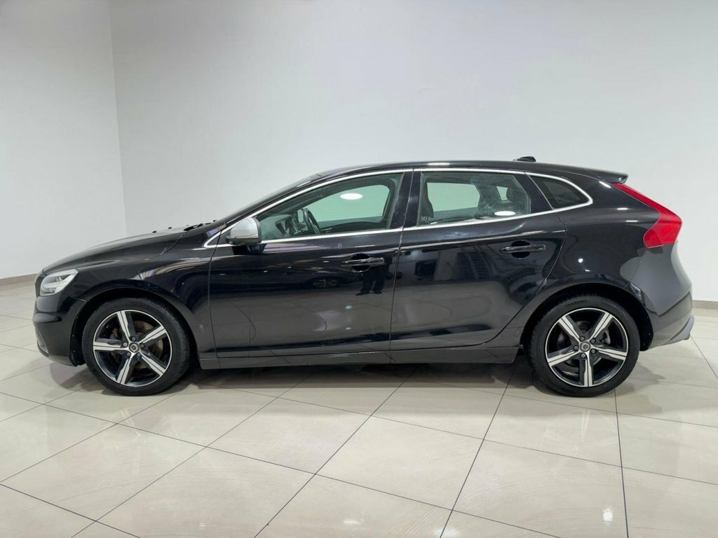 Volvo V40 2L R-design SV68FFG Black #6
