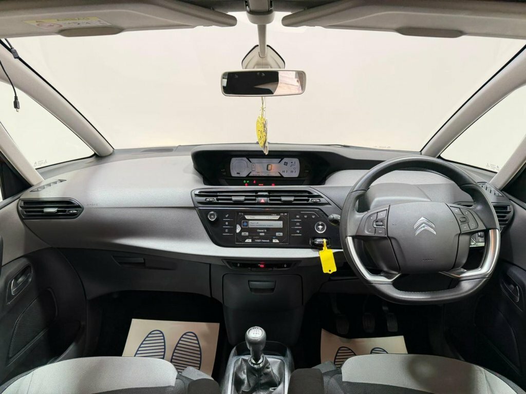 Citroen C4 Picasso 1.6L Vtr Red #4