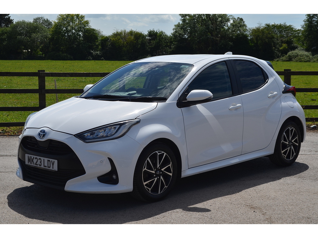 Toyota Yaris Vvt-h Design MK23LDY White #4