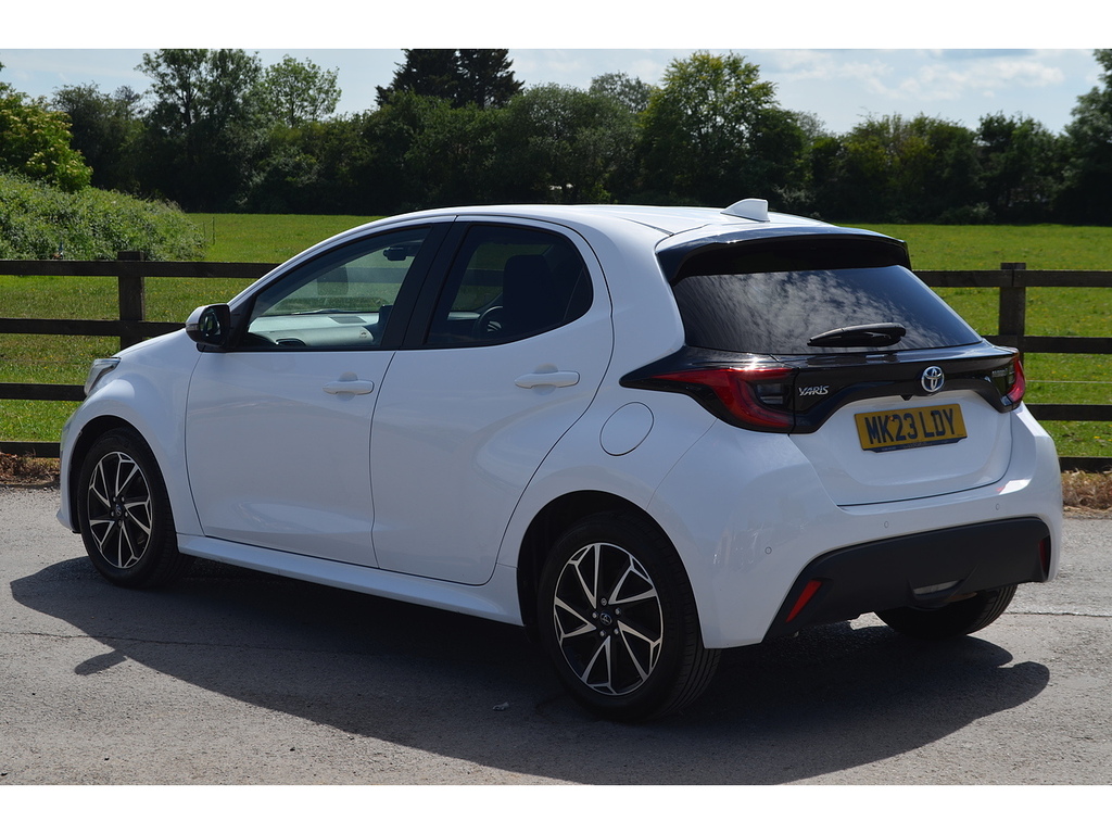 Toyota Yaris Vvt-h Design MK23LDY White #6