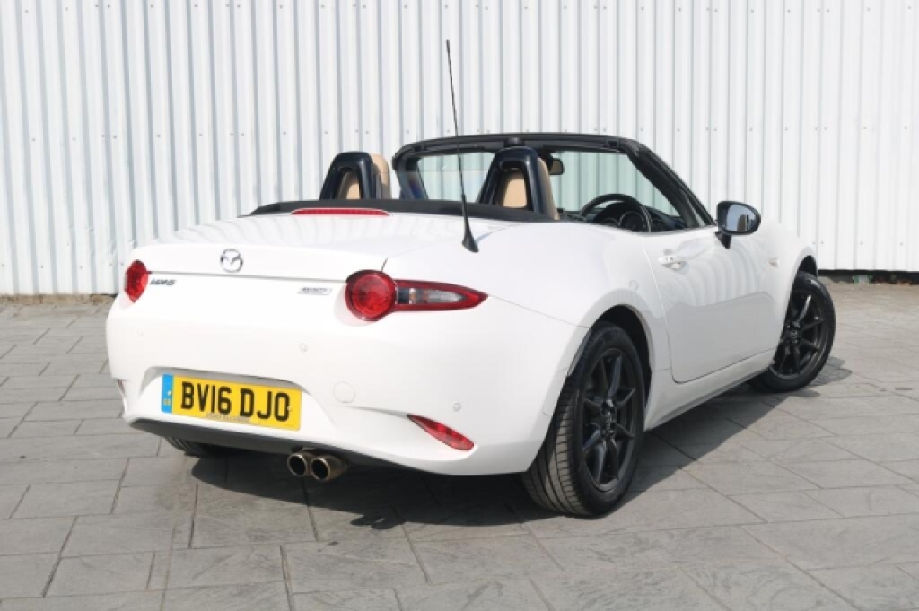 Mazda MX-5 Convertible 1.5 Sport BV16DJO White #4